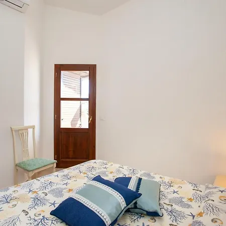 Apartment Delta 2 *